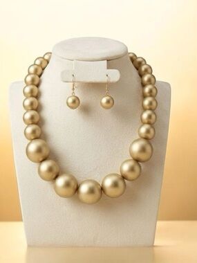 🔥🔥🆕Matte Gold Pearl Necklace and Earrings Set